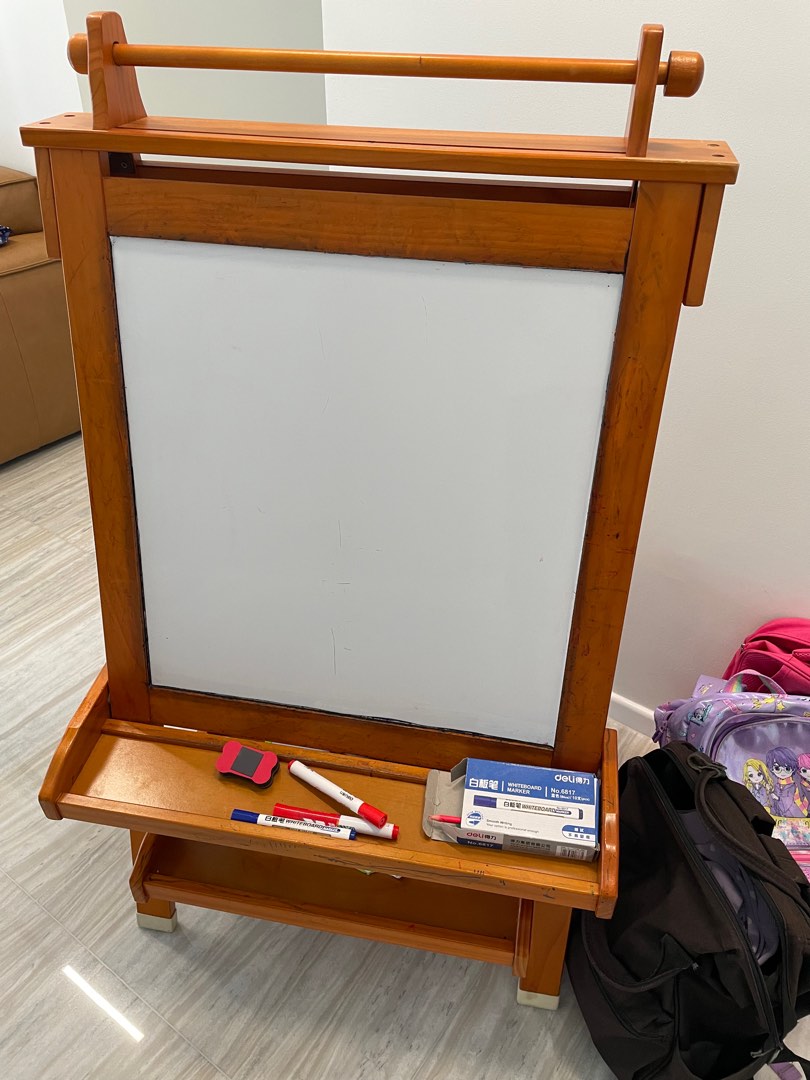 Easel (whiteboard and chalkboard), Babies & Kids, Baby Nursery & Kids