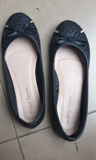Flat Shoes Hitam (the little things she needs)