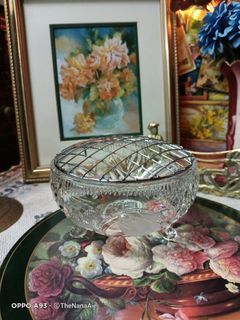 Vintage ROSE BOWL 3 LEGS BEAUTIFULLY ETCHED WITH METAL LID