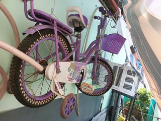 For sale evia bike,complete set po walang sira,hindi nagagamit tambak lang sa bahay,good for 5yrs age and up po,with side wheel na po yan,1,000 pesos only