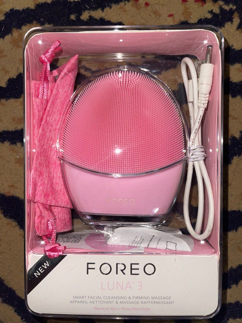 Foreo Luna 3 for Normal Skin (Category: Face Care) located in Subic. Submitted by Pc2ceramics (Listing ID 1221616500, Image 1). Description: Authentic Foreo Luna 3 TESTED OKAY!! Lightly used Bought last 2020 in Hawaii Sephora price 15,900 No warranty Please check the pictures for details! I can send videos of it working Comes with charger and pouch A little cleaning before using it cause it gathered dust already in our storage. .