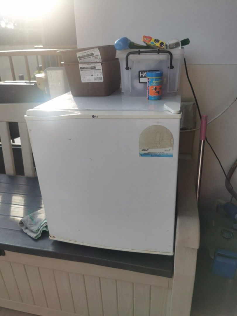 Free LG Mini Fridge and Freezer, TV & Home Appliances, Kitchen