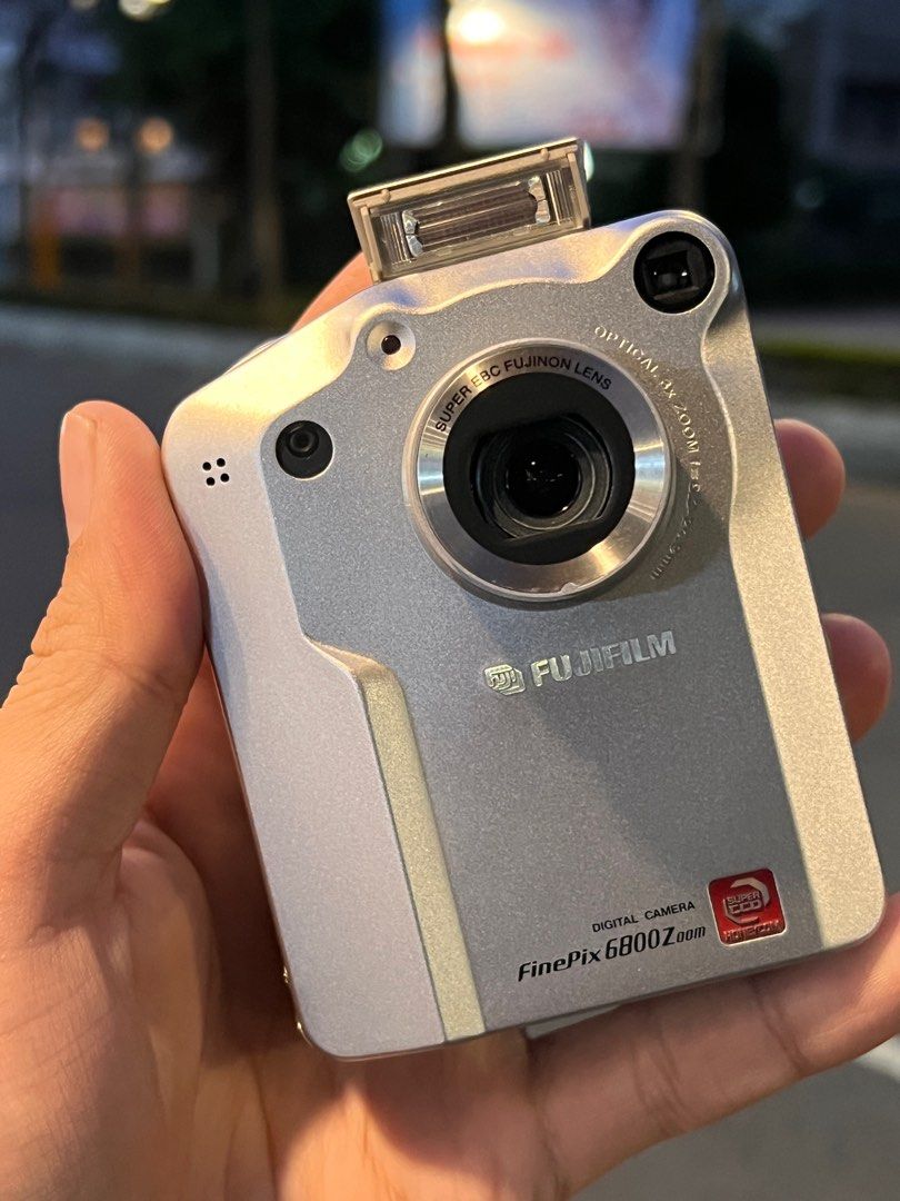 Fujifilm Finepix 6800z 富士CCD相機, 相機攝影, 相機在旋轉拍賣