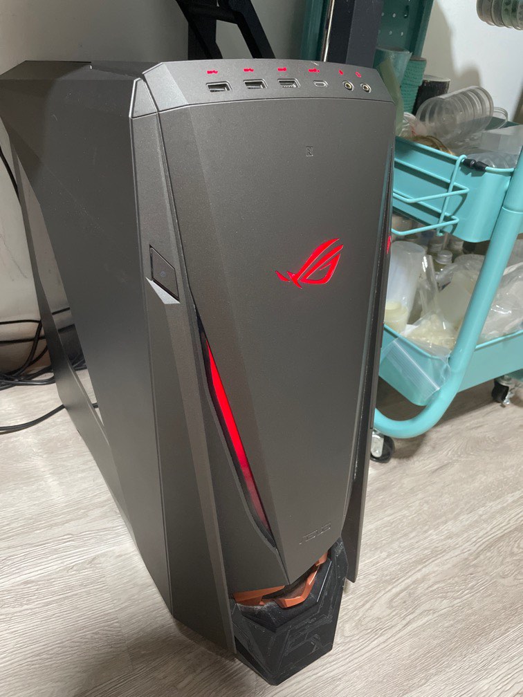 Gaming Desktop for sale. Good condition. Free gaming mouse and keyboard