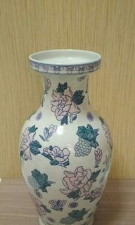 Guci keramik cina motif bunga