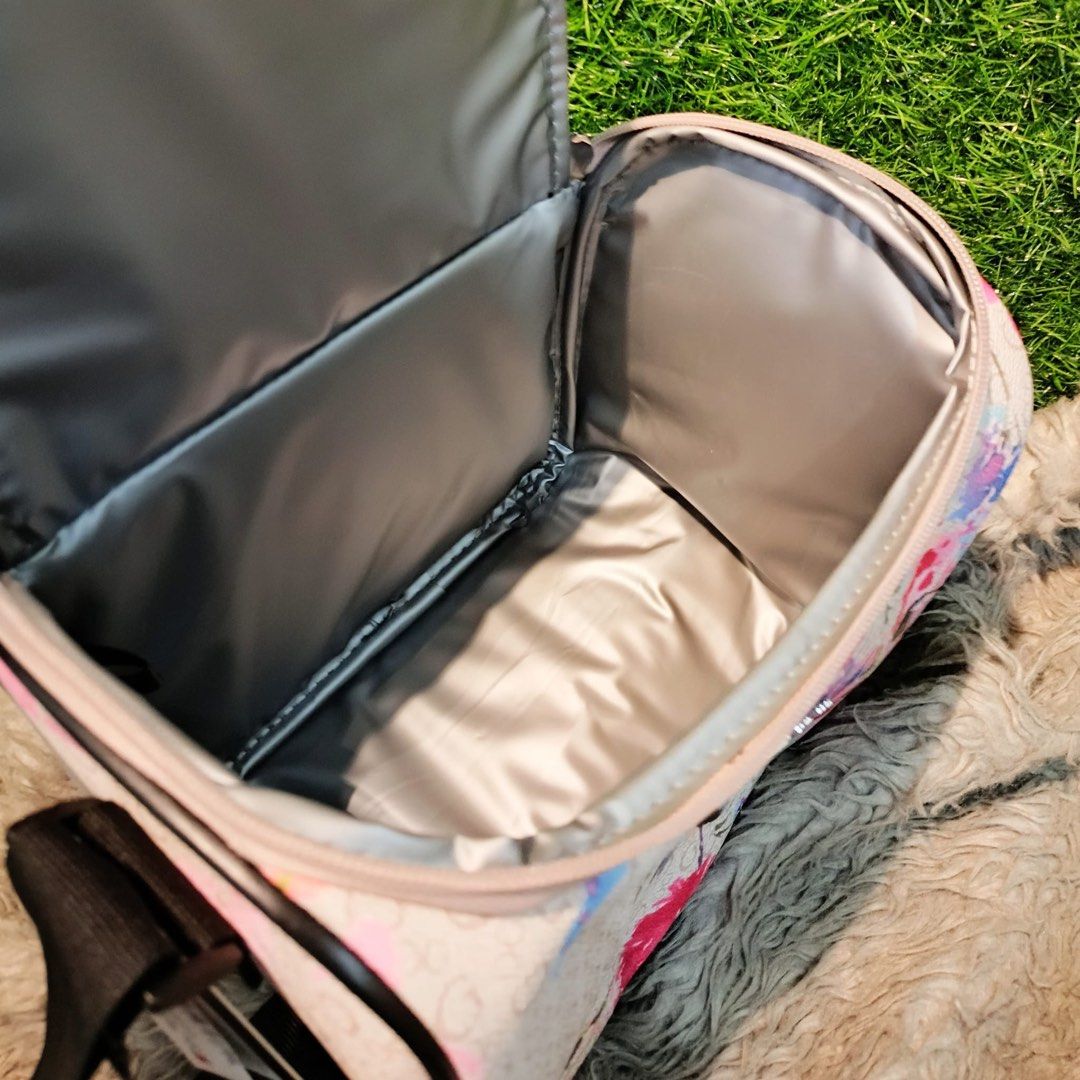 Guess Lunch Bag, Women's Fashion, Bags & Wallets, Shoulder Bags on