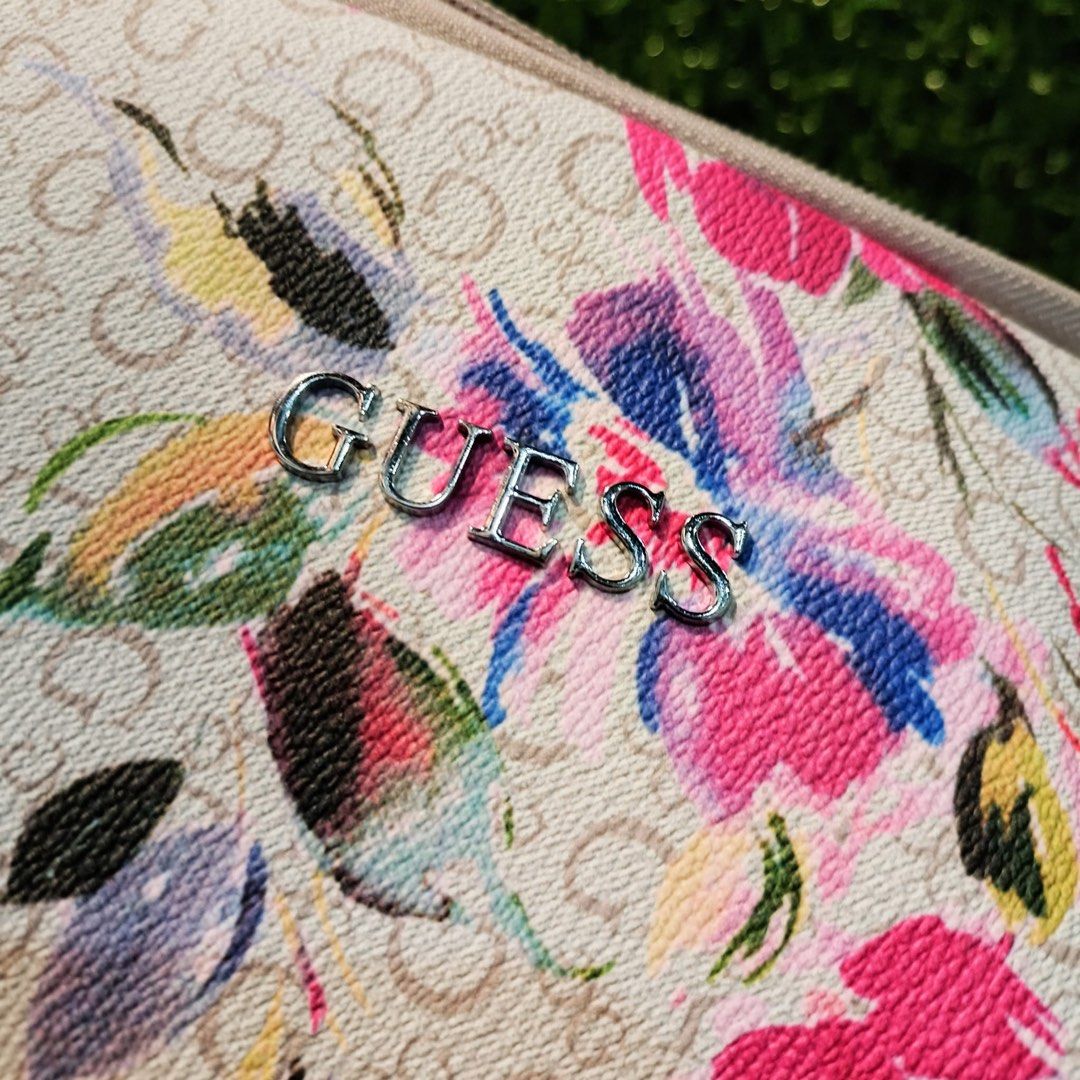 Guess Lunch Bag, Women's Fashion, Bags & Wallets, Shoulder Bags on
