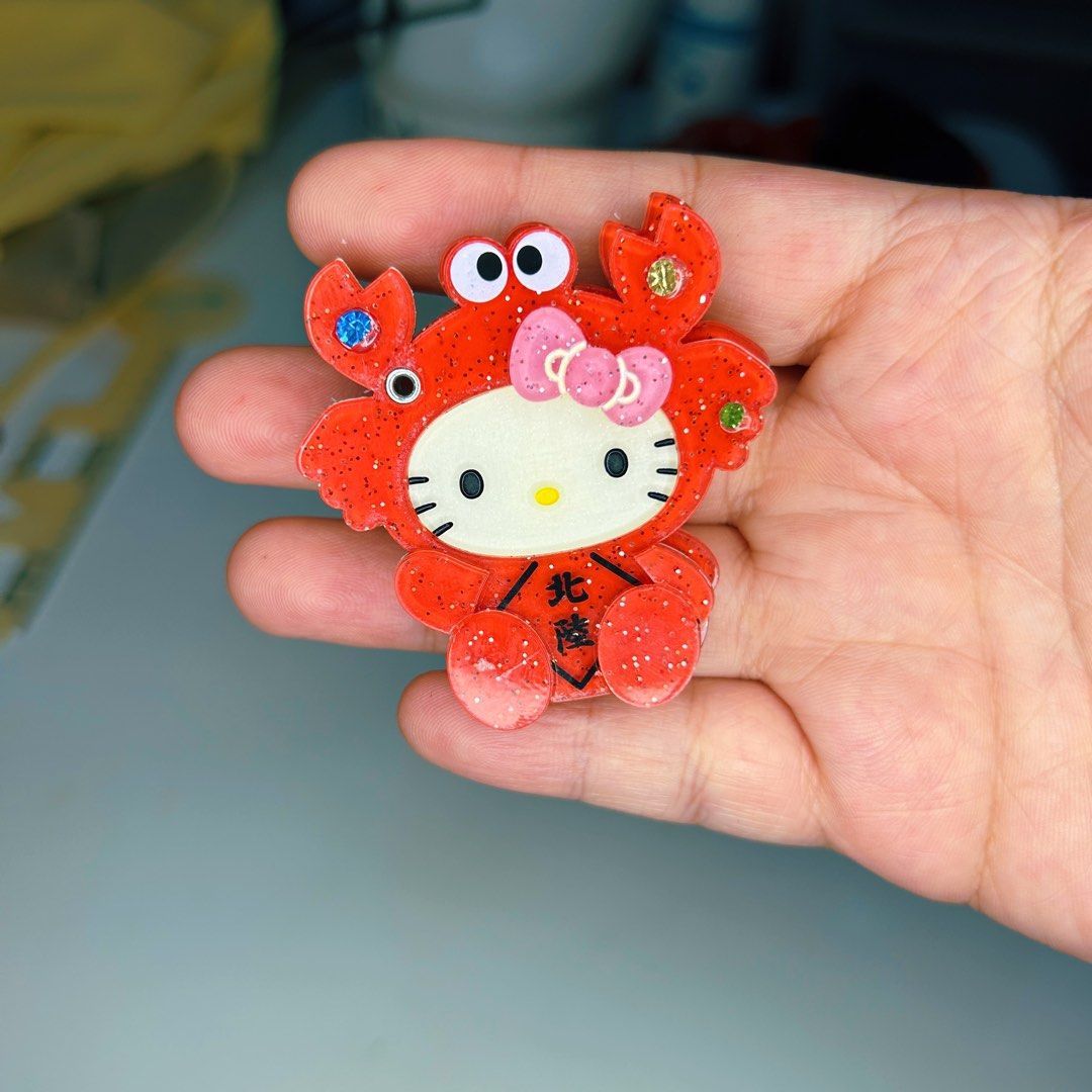 Hello Kitty Mirror toy (Category: Mirrors) located in Davao. Submitted by out.with.the.old (Listing ID 1221482719, Image 1). Description: Condition 7/10 K.
