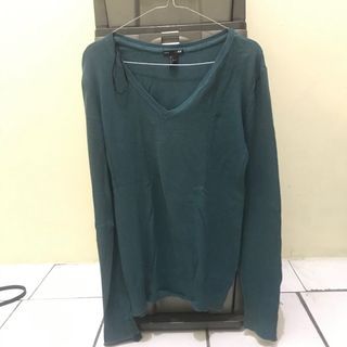 Hnm sweater BUKAN this is april uniqlo et cetera shop at velvet pull and bear berskha stradivarius zara muji