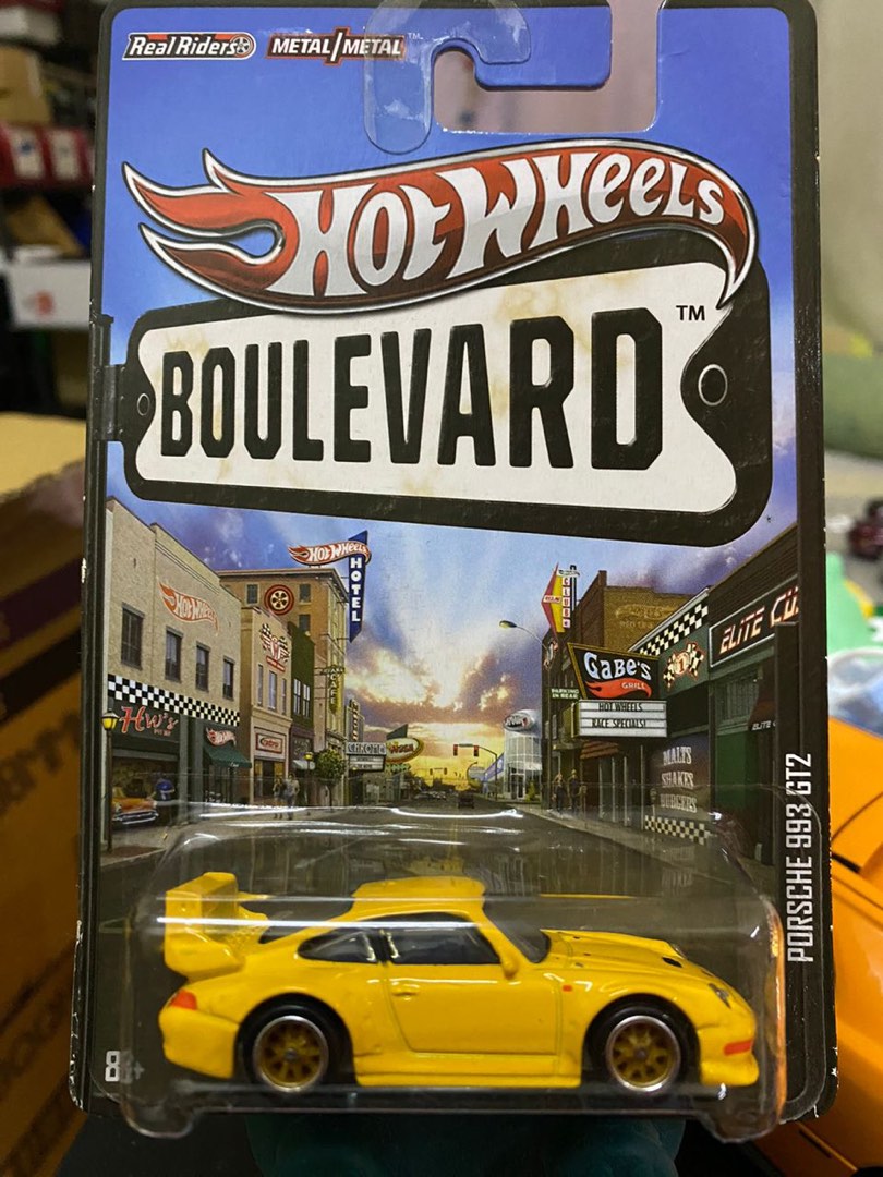 Hot Wheels Boulevard Porsche 993 GT2 Yellow 1 64 scale