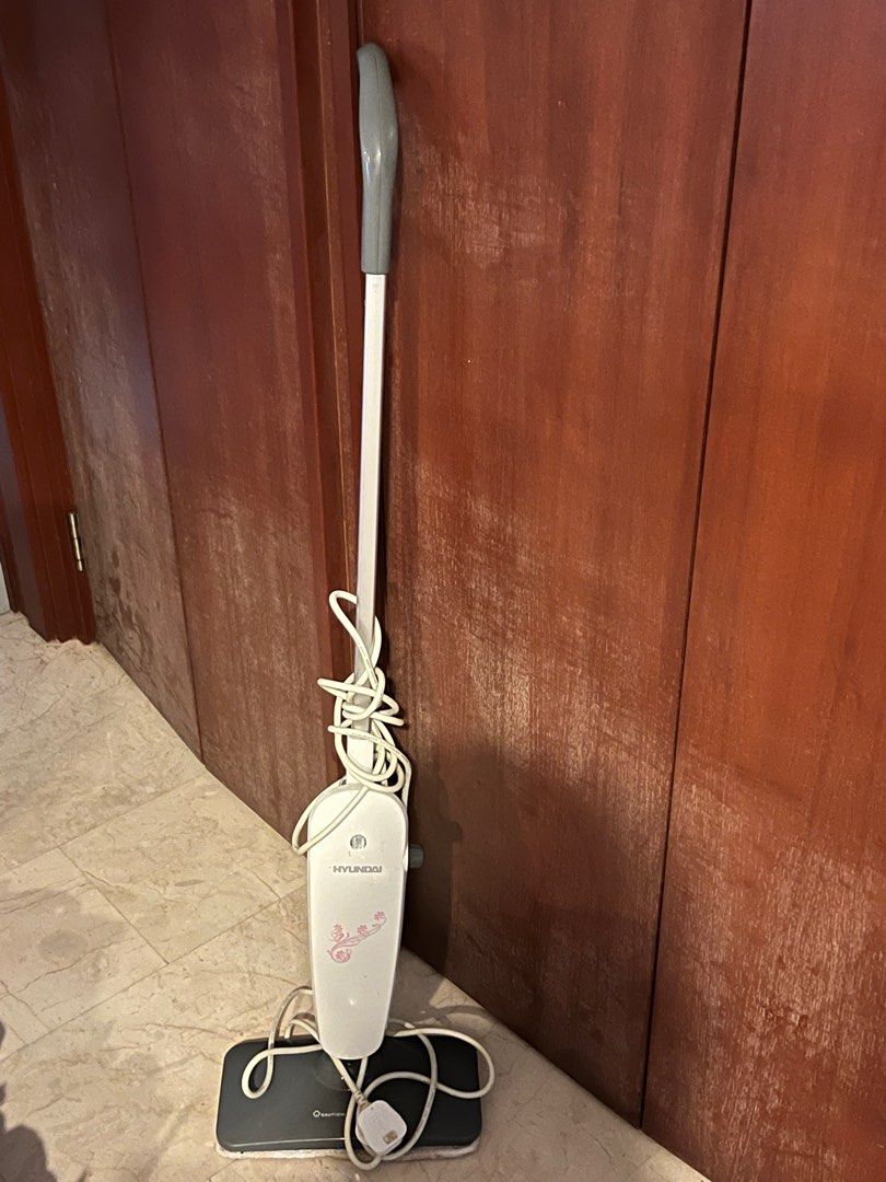 Hyundai HYSM-2080 Steam Mop With a new pad, TV & Home Appliances ...