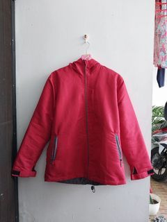 Jaket Waterproof Wanita Size M Merah