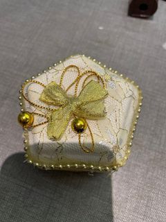 Jewellery ceramic small container