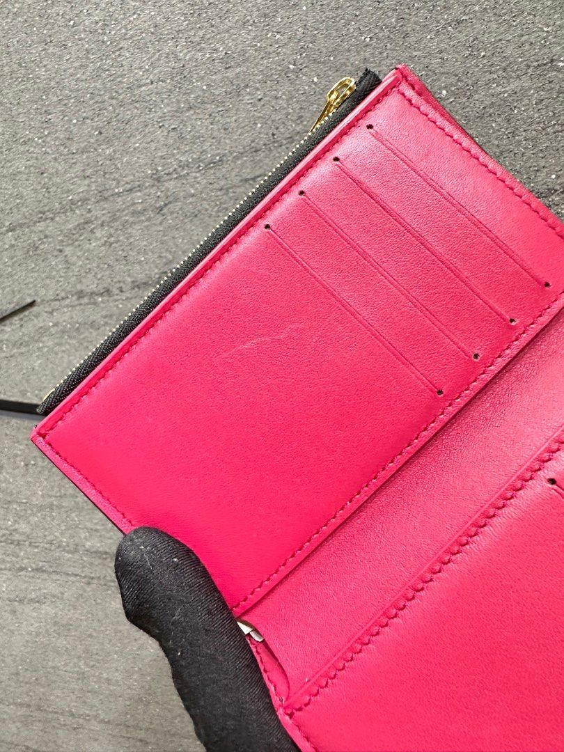 Louis Vuitton Taurillon Capucines Compact Wallet (SHG-34241) – LuxeDH