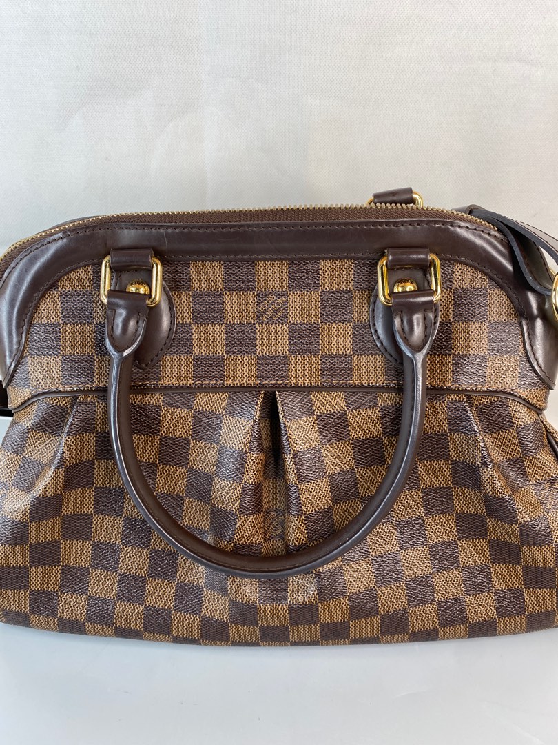 Louis Vuitton Leather Shoulder Bag, Women's Fashion, Bags & Wallets