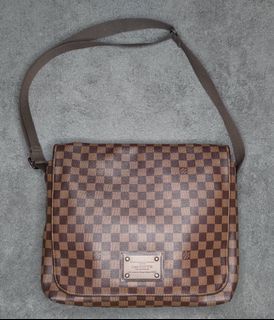 Louis Vuitton Brooklyn PM in Damier Ebene Canvas Messenger Bag (Date Code  CA5110)