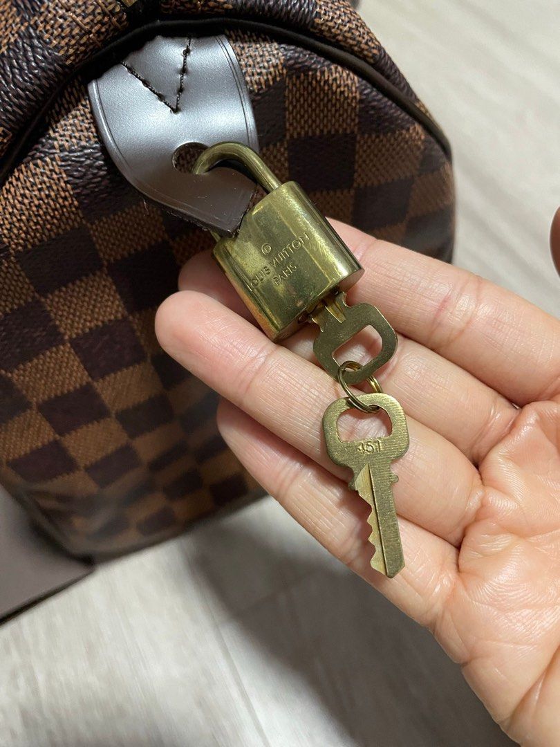 Fake hot sale speedy bag