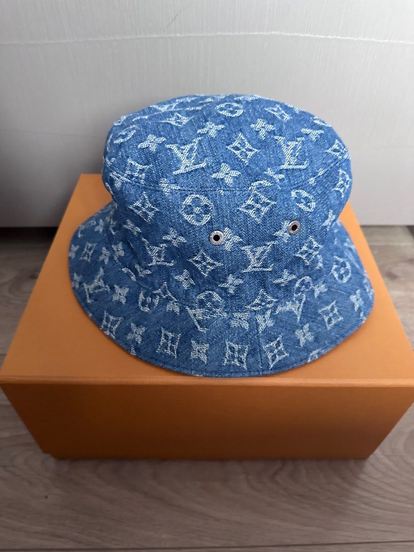 Louis Vuitton Monogram Essential Bucket Hat Blue Cotton. Size 58