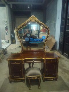 Meja Rias Jati