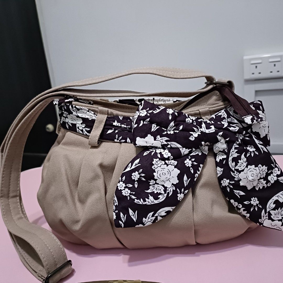 Naraya Sling and Tote Bag