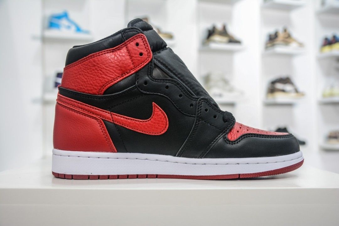 Nike Air Jordan 1 Retro High OG Bred Banned 2016 555088 001
