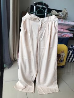 (Category: ) located in . Submitted by sisters4wardrobe (Listing ID 1221523160, Image 1). Description: .