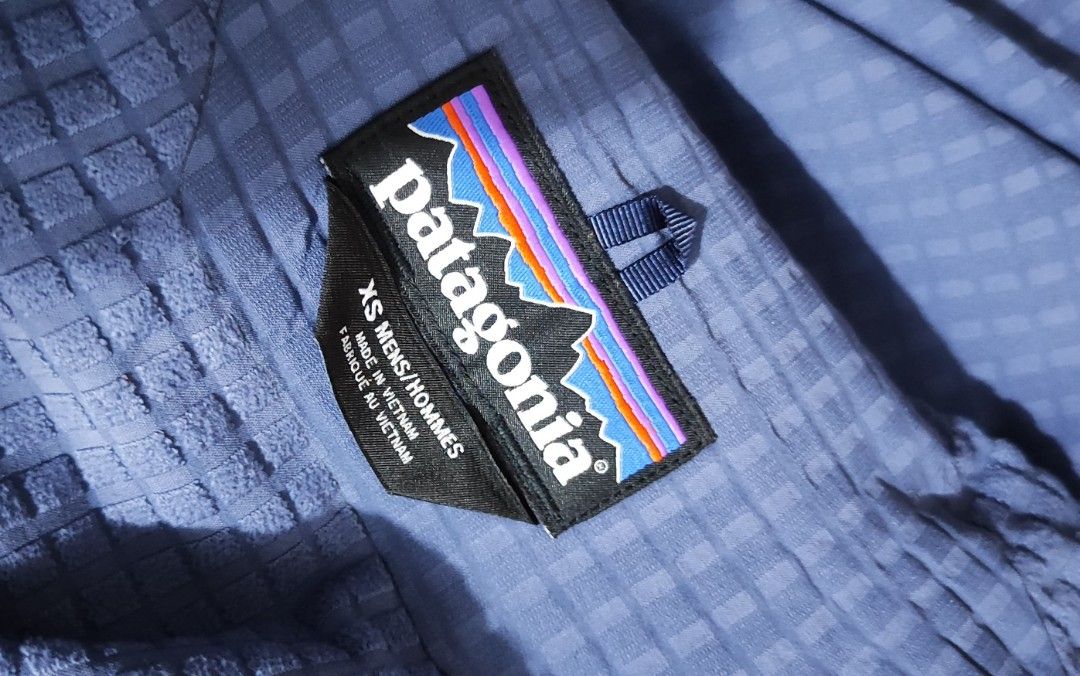 Patagonia (water repellent), Men's Fashion, Activewear on Carousell