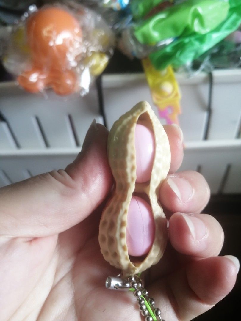 Peanut pop it figet toy (Category: Interactive Toys) located in Singapore. Submitted by querelle (Listing ID 1221530690, Image 2). Description: Mailing 70c more Multiple pieces avail.