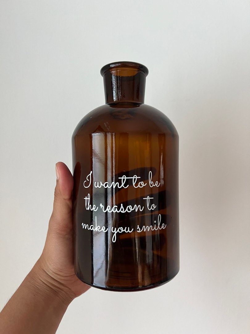 Aesthetic glass vase dried flower, Furniture & Home Living, Home Decor