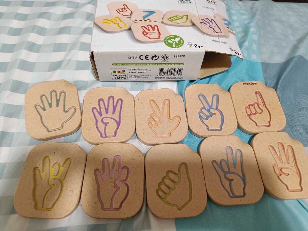Plan toys hand sign alphabet hot sale