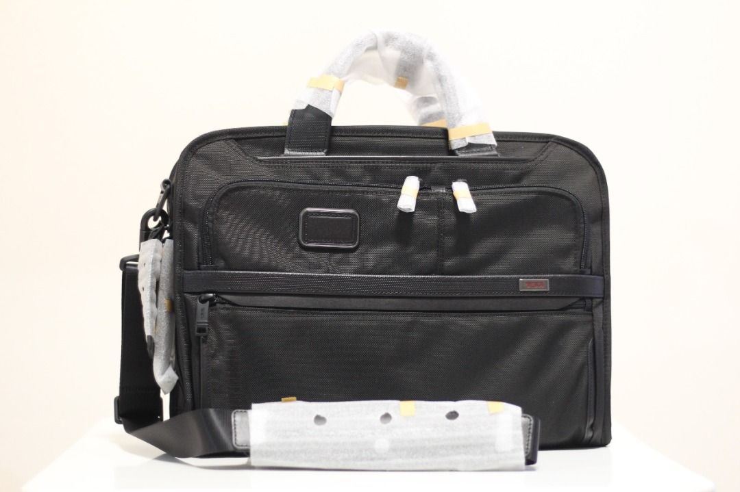 Retail $1060 - New Tumi 2603182D3 - Alpha 3 Slim Three Way Brief / 3 way  laptop bag / 15