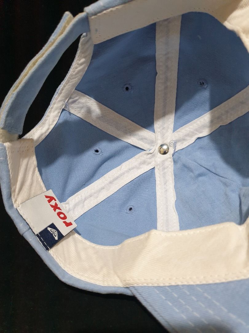 Roxy Canadian cap (Category: Caps & Hats) located in Caloocan City. Submitted by julsbaldo (Listing ID 1221512706, Image 3). Description: Strap.