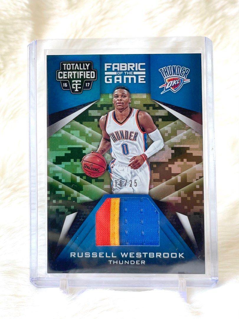 Russel Westbrook 2016 2017 Panini Totally Certified Game Worn Jersey Card Fabric of the Game 16 25