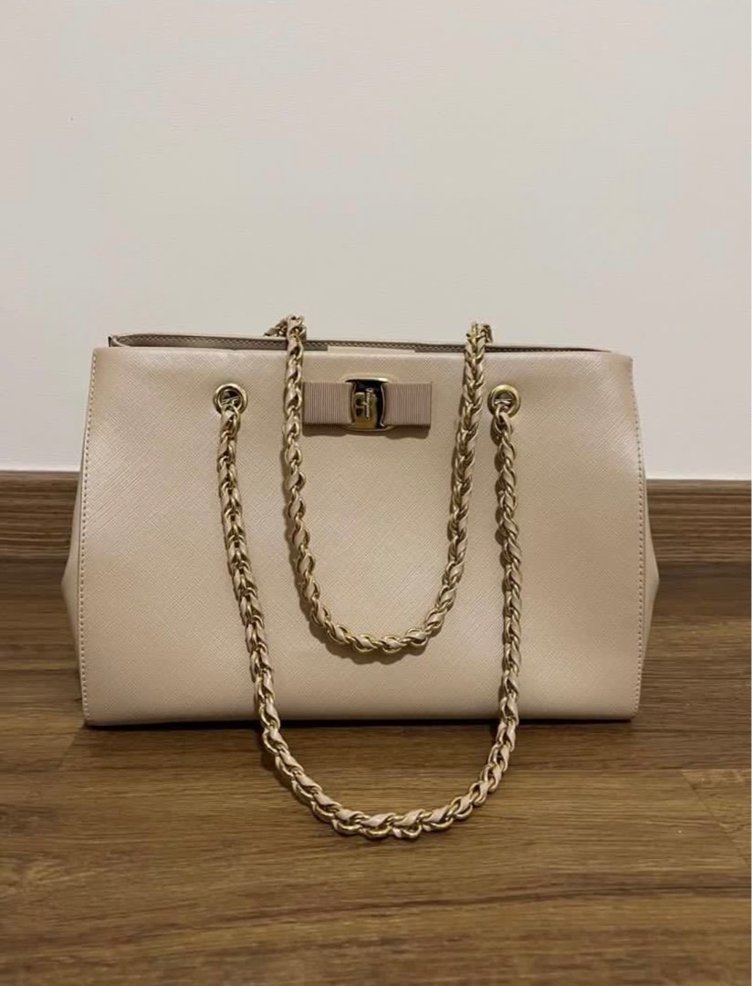 Salvatore ferragamo deals melike 29cm