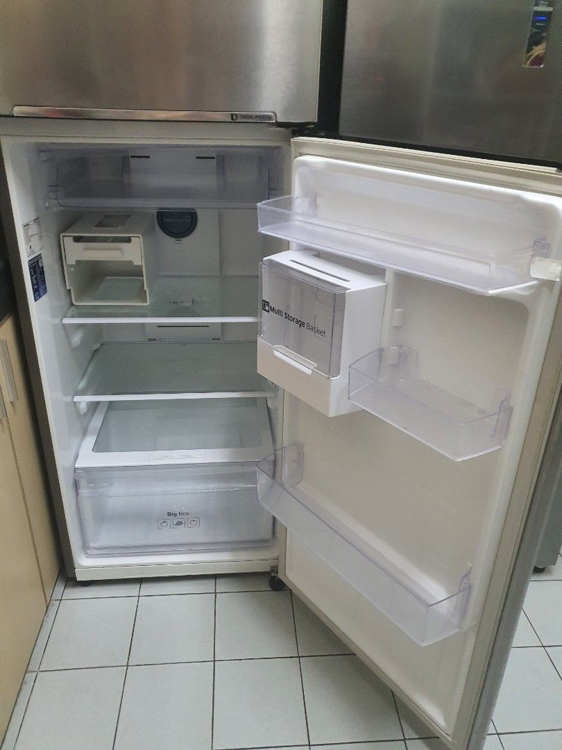 Samsung 450L Top Mount Freezer with Twin Cooling Plus, TV & Home