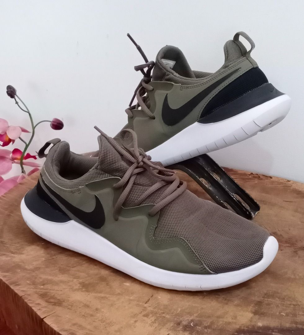 Nike sale tessen olive