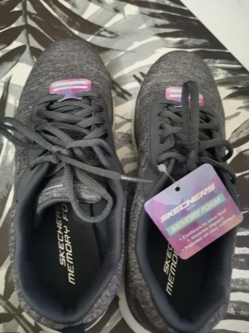 Skechers shoes sales size 9