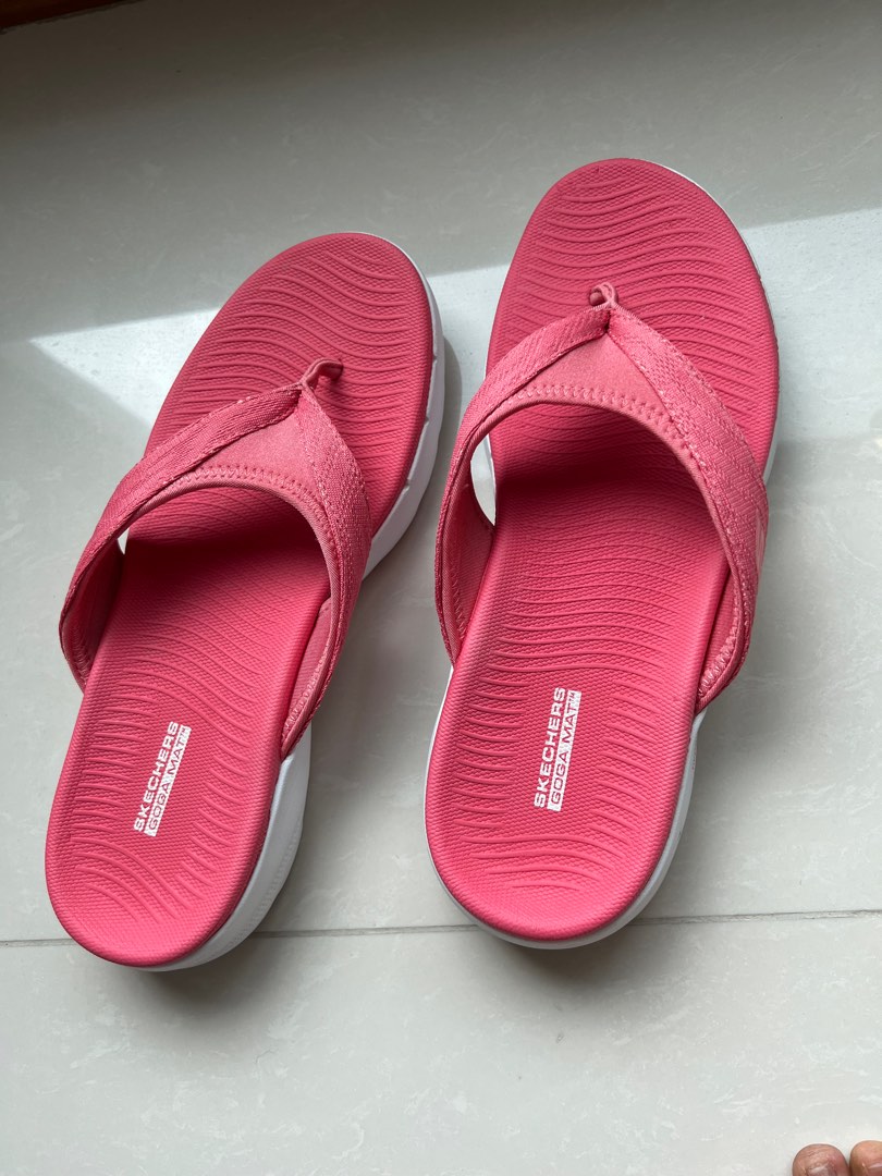 sketcher go walk boots