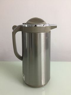 Tiger modernity 1.5 9 litre thermal flask made in Japan . Selling as pics 👀 Clean no pet vegan house@66lor4TPY collect PRT-S160 XT stainless steel brown