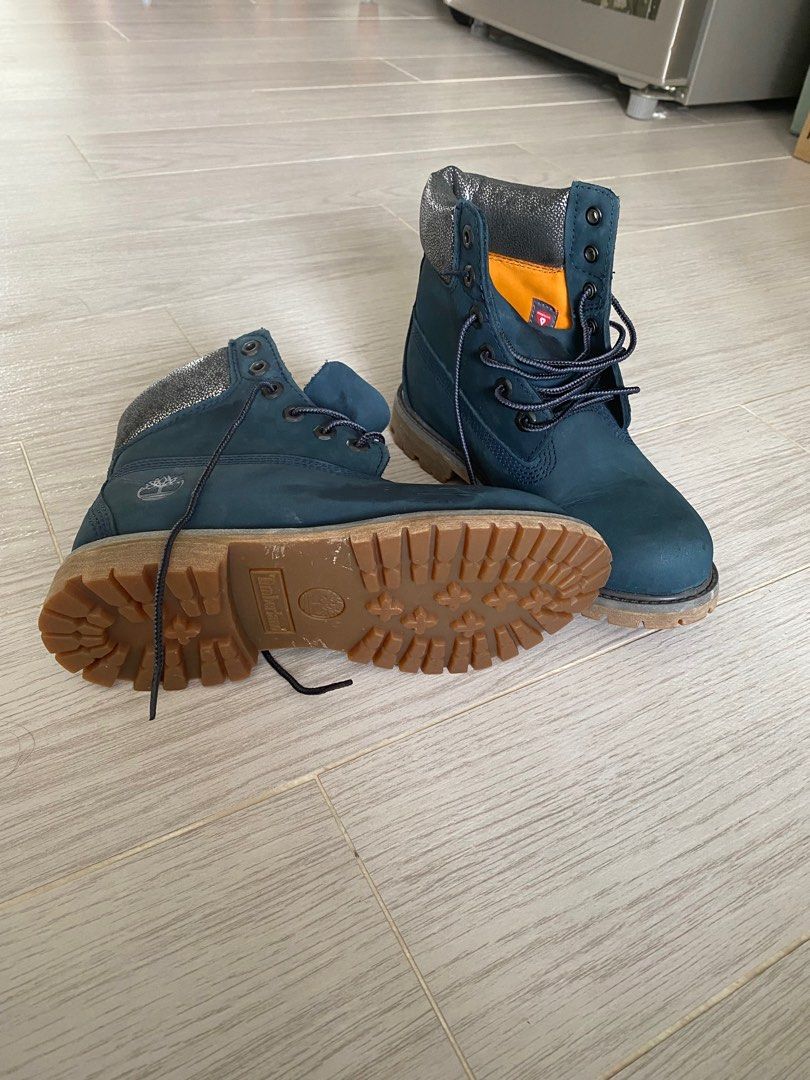 Timberland boots female navy size 6 Women s Fashion Footwear Boots on Carousell