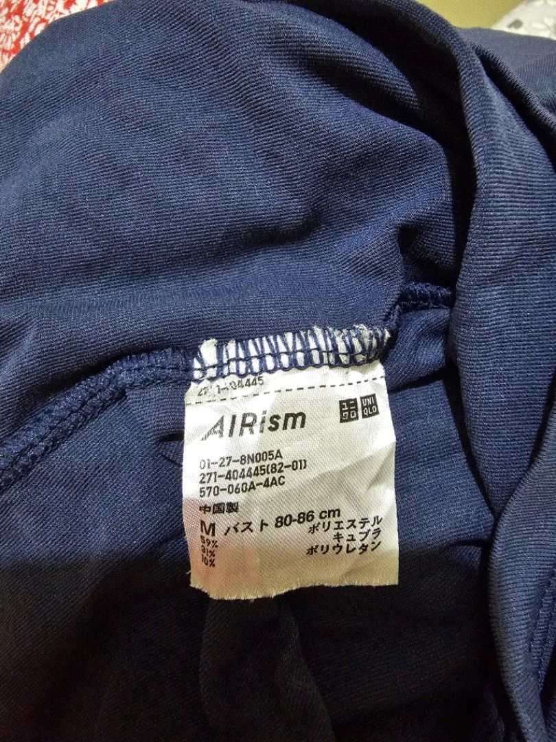 Uniqlo Airism Bra Top (Category: Others Tops) located in Palo. Submitted by fkenobi (Listing ID 1221665788, Image 2). Description: Color:Navy blue.
