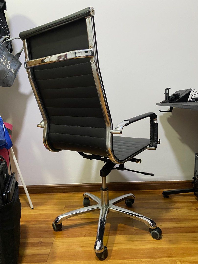 Used office chair, Furniture & Home Living, Furniture, Chairs on Carousell