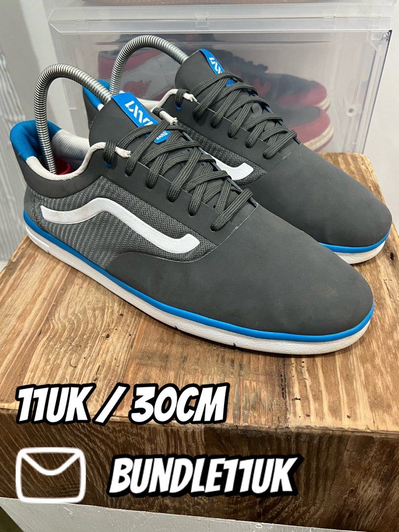 Vans hotsell lxvi locus