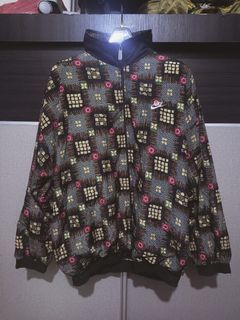Vintage Nike windbreaker big logo