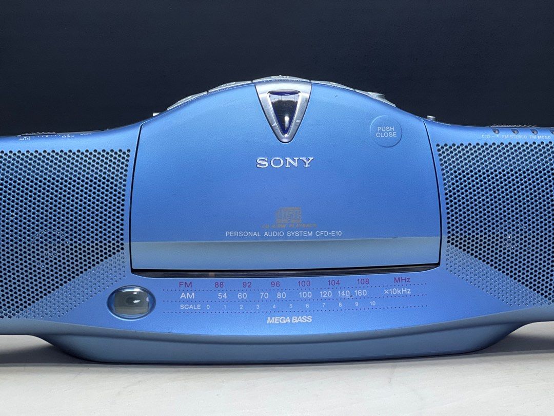 Vintage SONY BOOMBOX MODEL CFDE10, Audio, Portable Music Players on