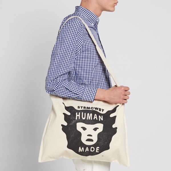 珍藏釋出 早期絕版品 雙面圖案印刷 HUMANMADE 輕磅布料斜背包 warehouse 代工, 他的時尚, 包包與錢包, 腰包、手拿包在旋轉拍賣
