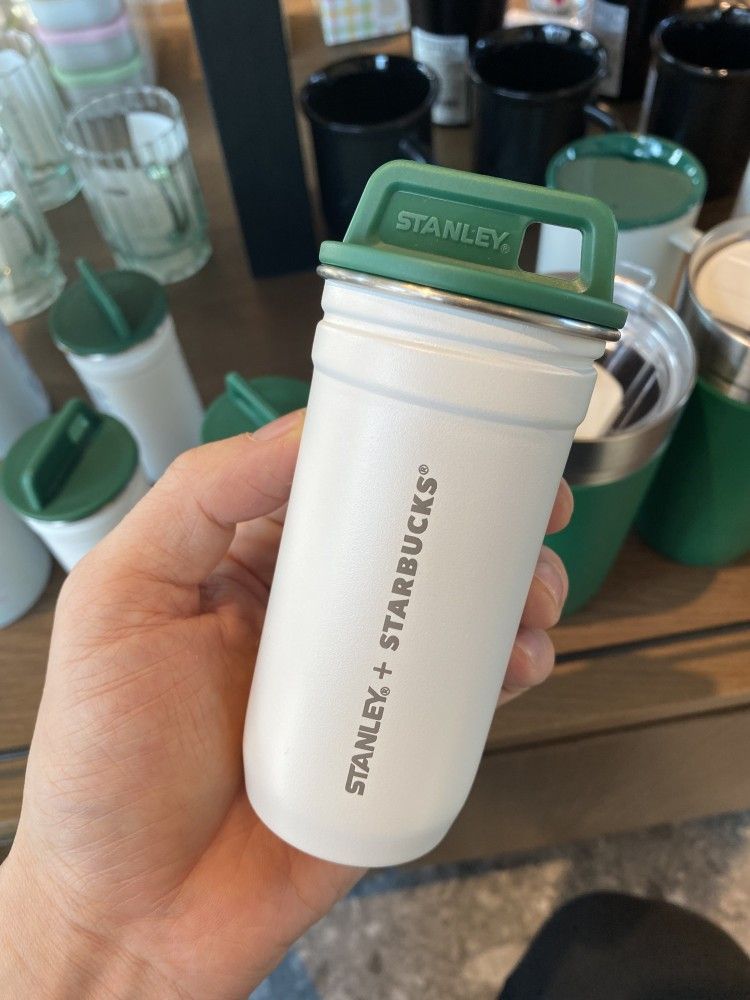 🇰🇷韓國限定Starbucks x Stanley 限量版，大杯591ml + 4個細杯組合