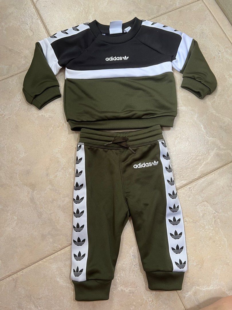 Adidas originals deals tracksuit khaki
