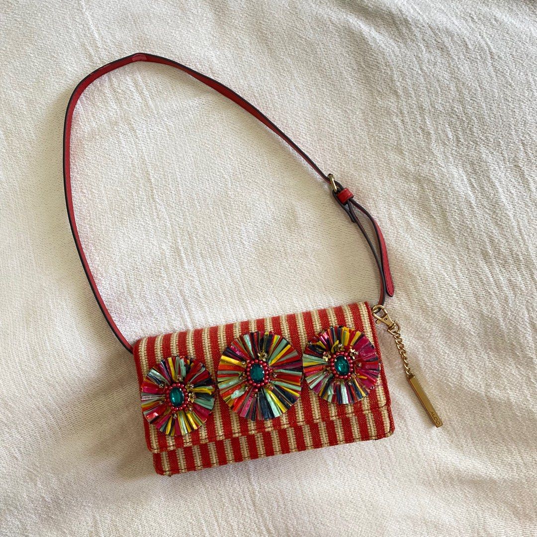 ALDO three-way bag (Category: Clutches) located in Malolos. Submitted by beasarchive (Listing ID 1218207953, Image 2). Description: ALDO three-way bag ✿ body bag | shoulder bag | clutch bag ✿ adjustable straps ✿ has a barely noticeable flaw on the strap as shown in the last photo 📩 MOP: Chinabank || GCash 📦 via J&T Express 🫱🏼‍🫲🏻 for meet-ups: Starbucks, Tikay, Malolos, Bulacan.