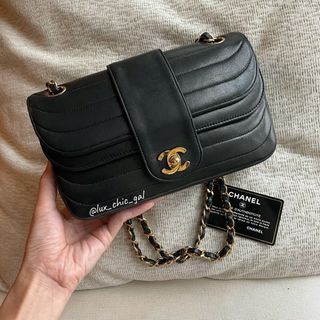 AUTHENTIC CHANEL Small 9" Horizontal Flap Bag 24k Gold Hardware ❤️ FULL BOX SET